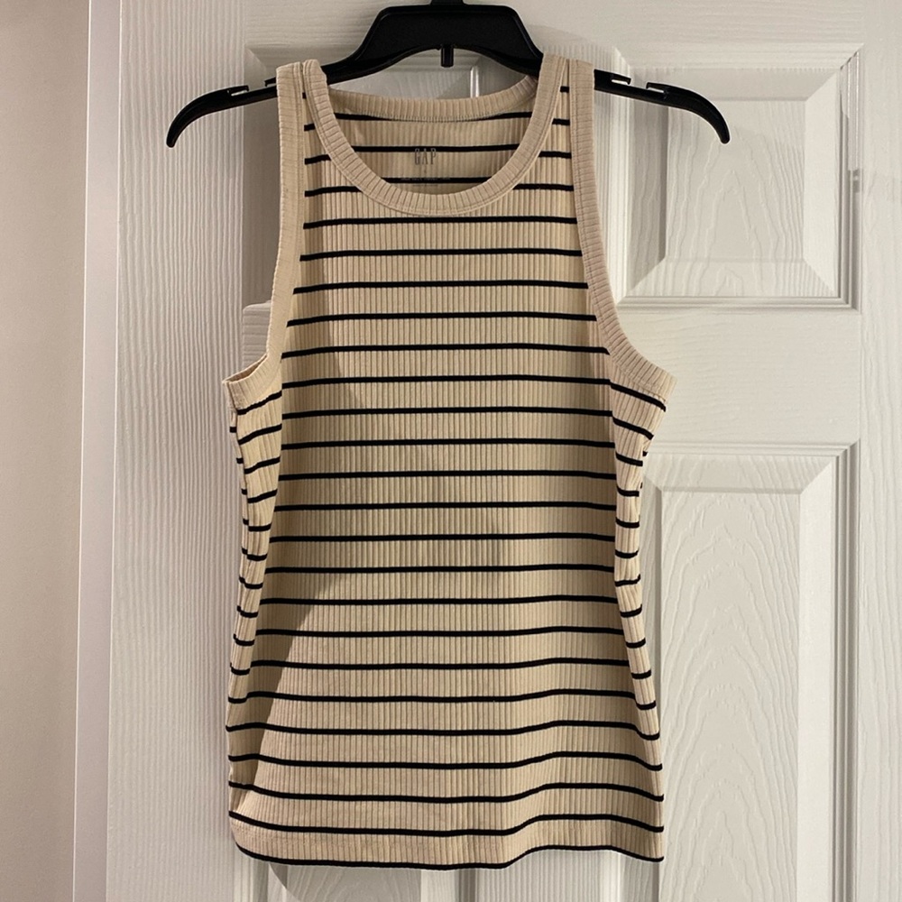 Gap ladies ribbed tank.